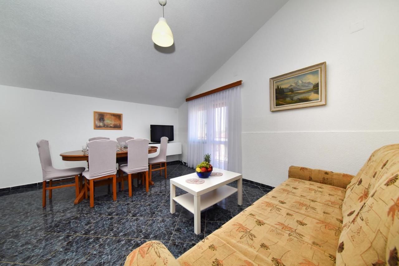 Ivo Kaurinovic Apartment *