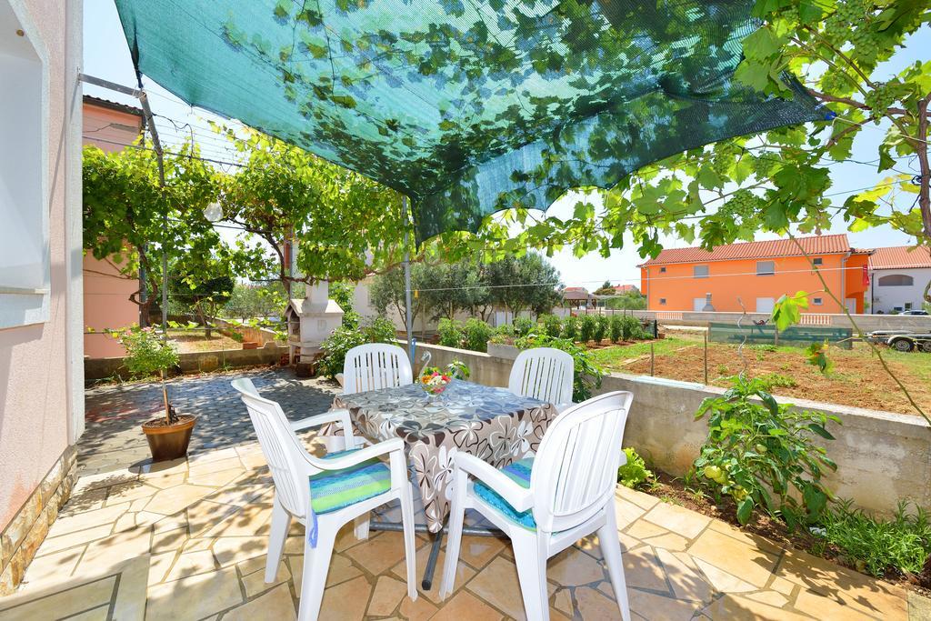 Apartment Ivo Kaurinovic Zaton (Zadar)